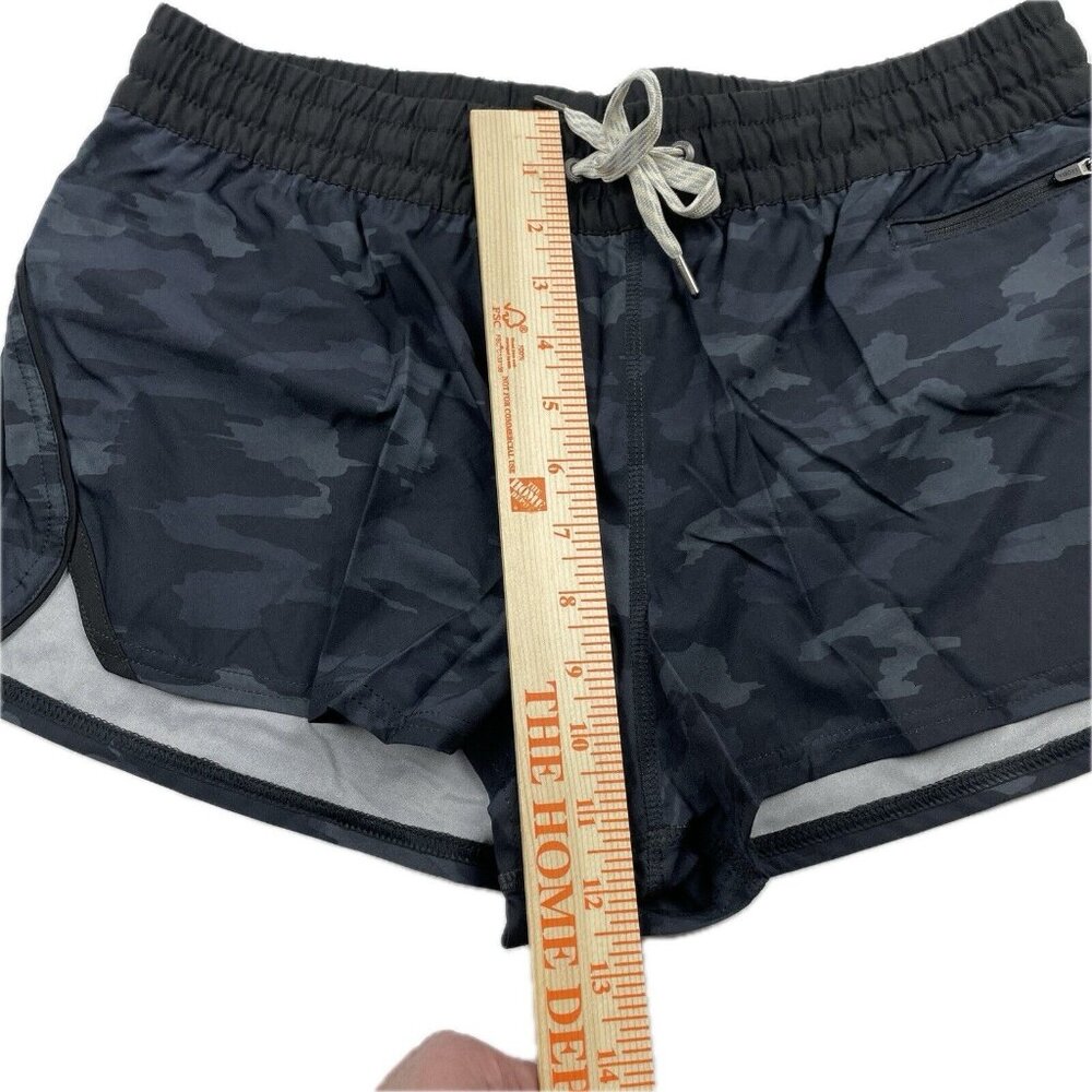 Vuori Clementine 2” Athletic Shorts Black Watercolor Camo Size Large, Pocket NEW - Picture 4 of 8